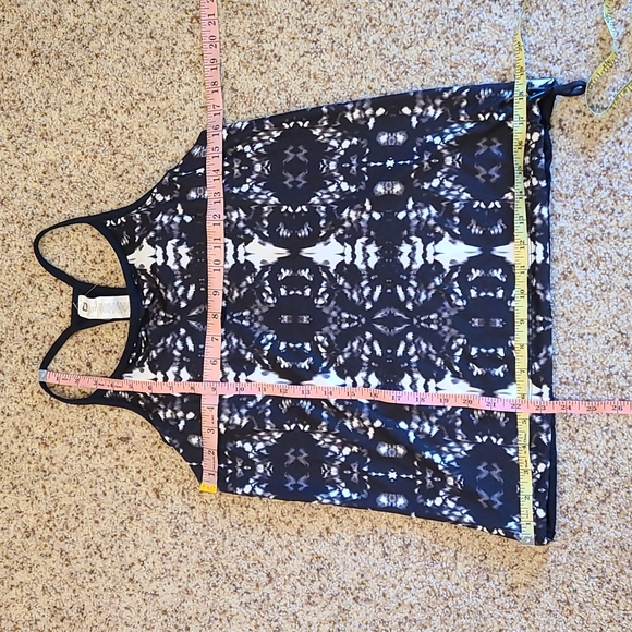 Fabletics Norwalk athletic tank, black and white tie dye, NWT - Picture 9 of 16